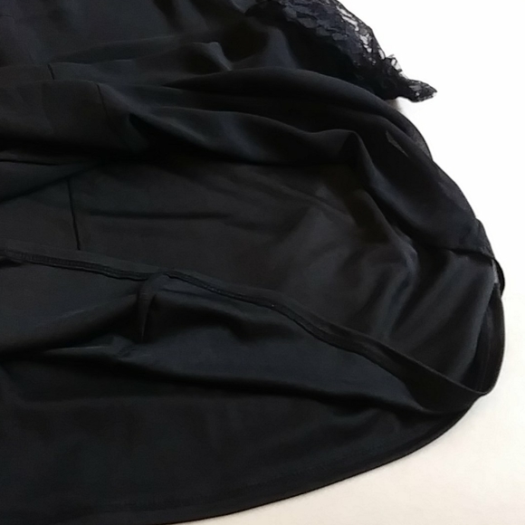 🆕Long sleeved Lace Dress - Picture 9 of 11